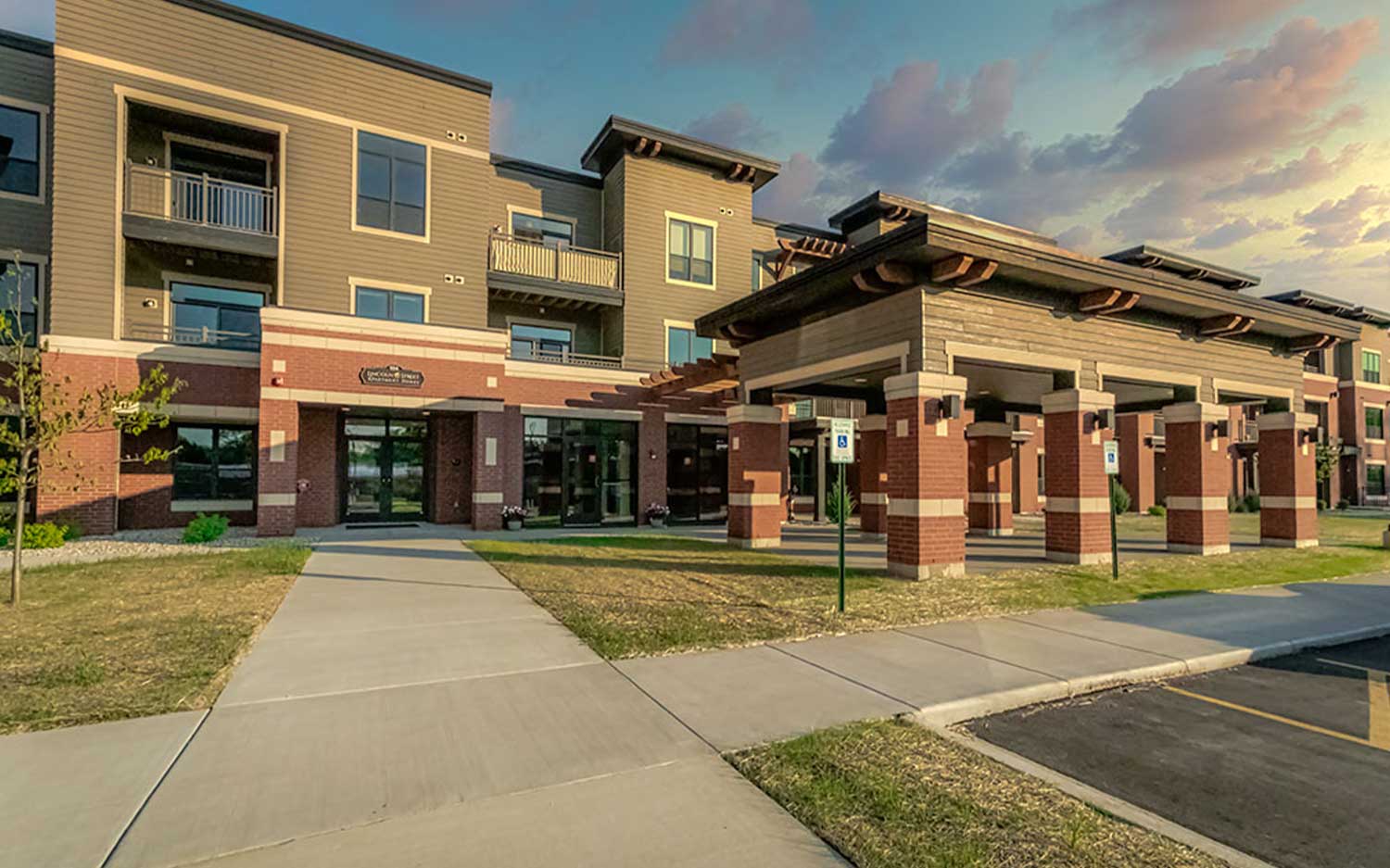 Lincoln Street Apartments LS1500Exterior